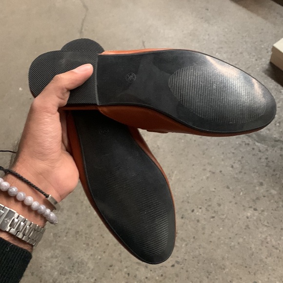 Women’s Gold Buckle Detail Backless Loafer im Brown Faux Leather - Flat Mules - Picture 6 of 7